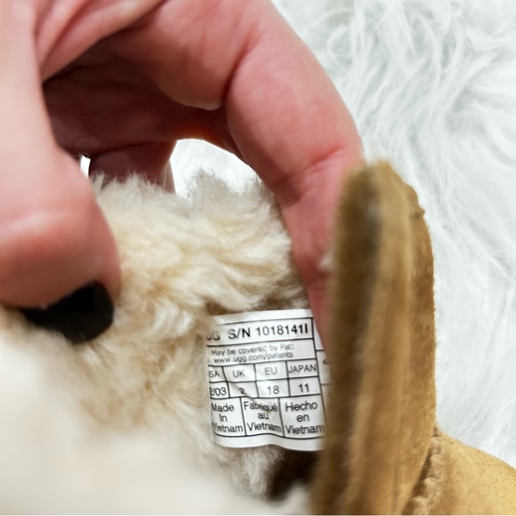 UGG Baby Booties – Chestnut Suede Shearling (Infant Size 2/3) - Picture 6 of 9